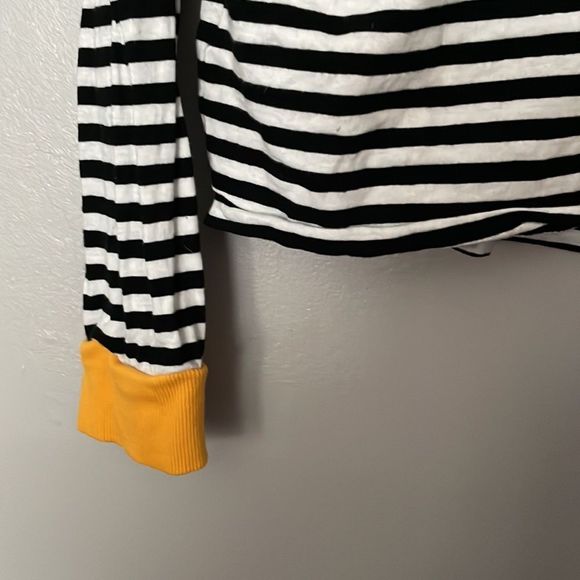 Divided H&M. Black & white cropped cotton shirt with mustard collar and sleeves. - Picture 3 of 6